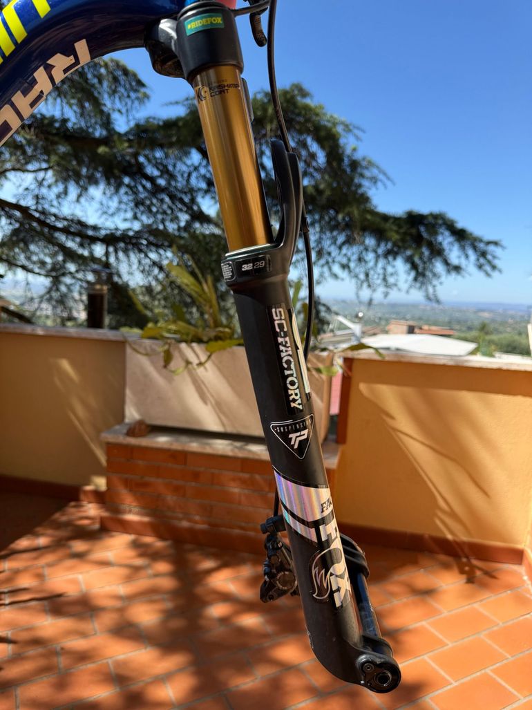 Used Fox sc 32 factory 2020 bike — image 3 of 3
