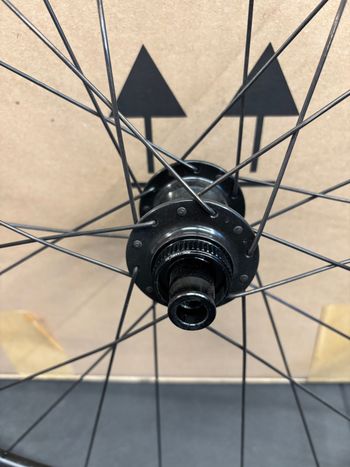 Used Dt Swiss DT Swiss R470 Alloy Tubeless Clincher Disc Brake Wheelset 2025 bike — image 5 of 6