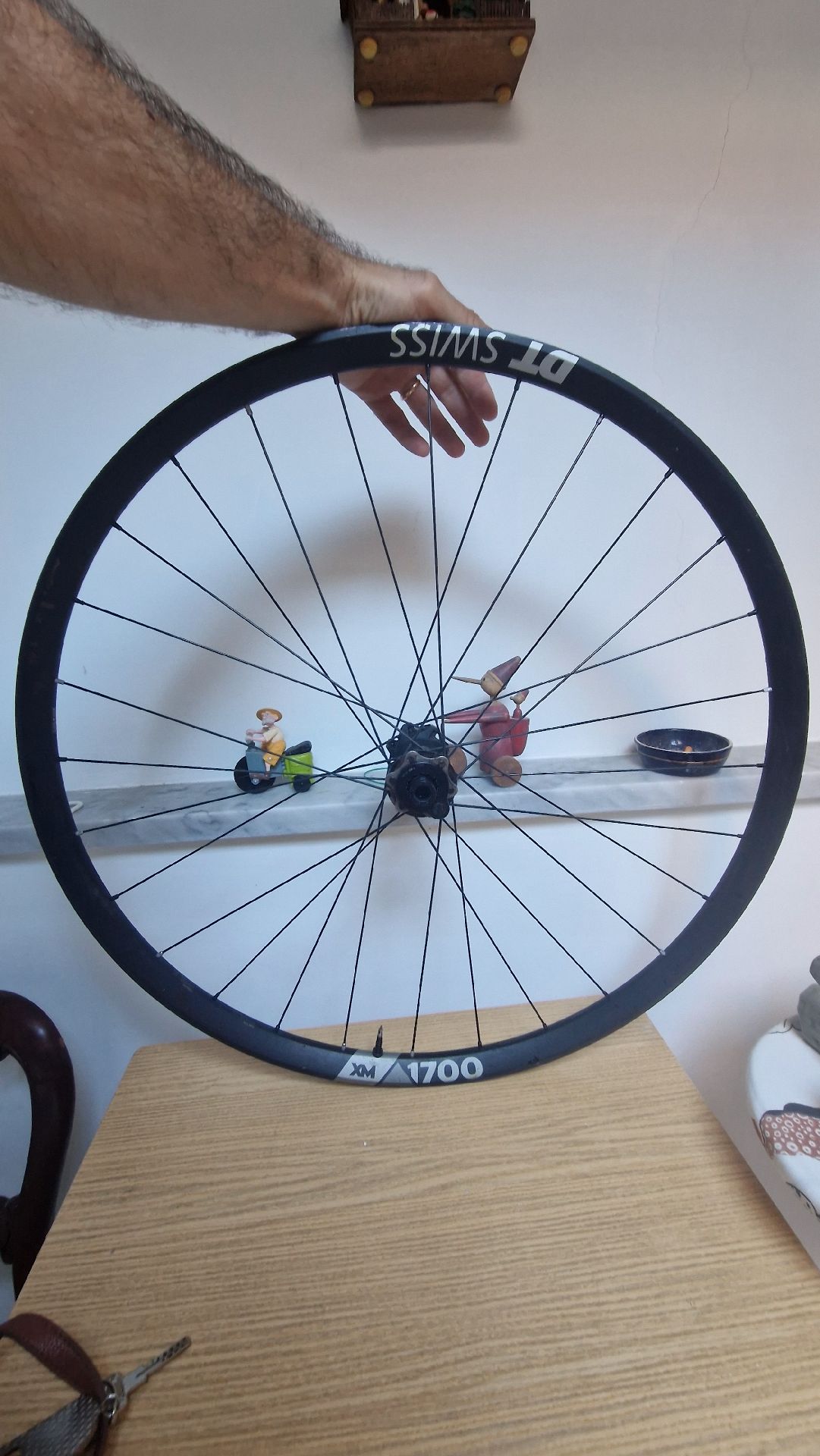 DT Swiss RR 421?700?C tubeless-ready Roadディスクリム: 28h、ブラック、Includes Squorx乳首とリム座金 DT-Swiss RR421 - Dutch WheelWorks