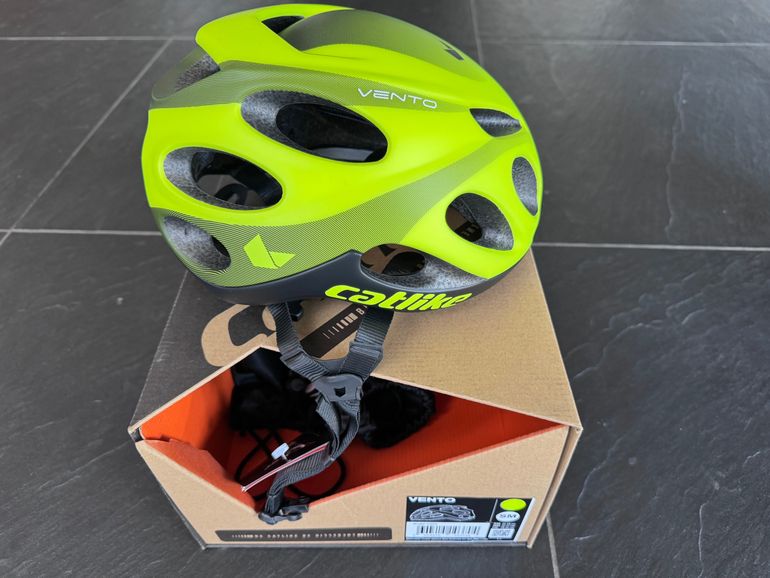 Used Catlike Vento, size S, fits 51-54cm, 50% off, NEW!! 2023 bike — image 2 of 2