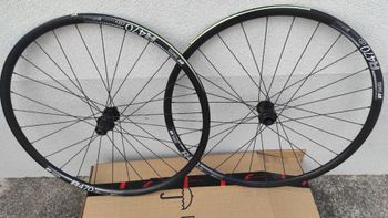 Used Dt Swiss r470 db bike — image 6 of 6