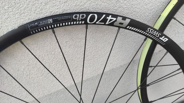 Used Dt Swiss r470 db bike — image 2 of 6
