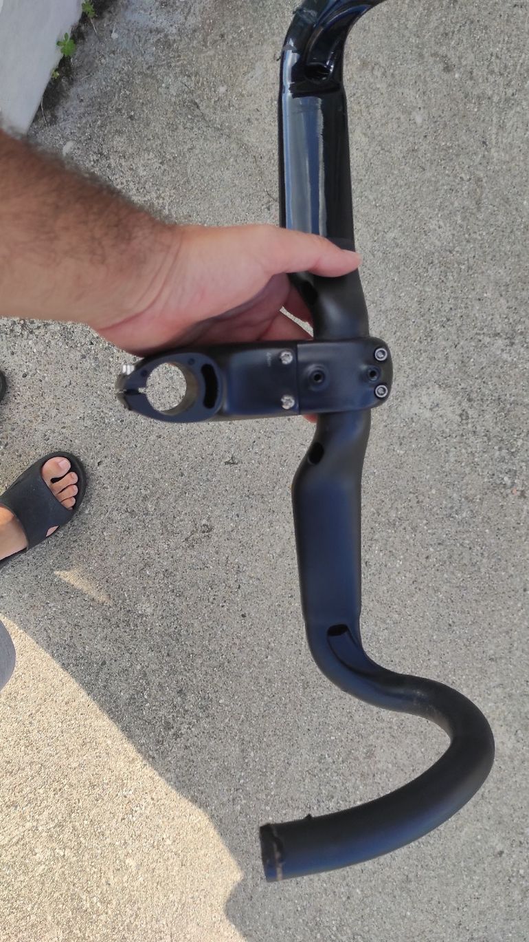 Used BLKTEC r6 2023 bike — image 2 of 9
