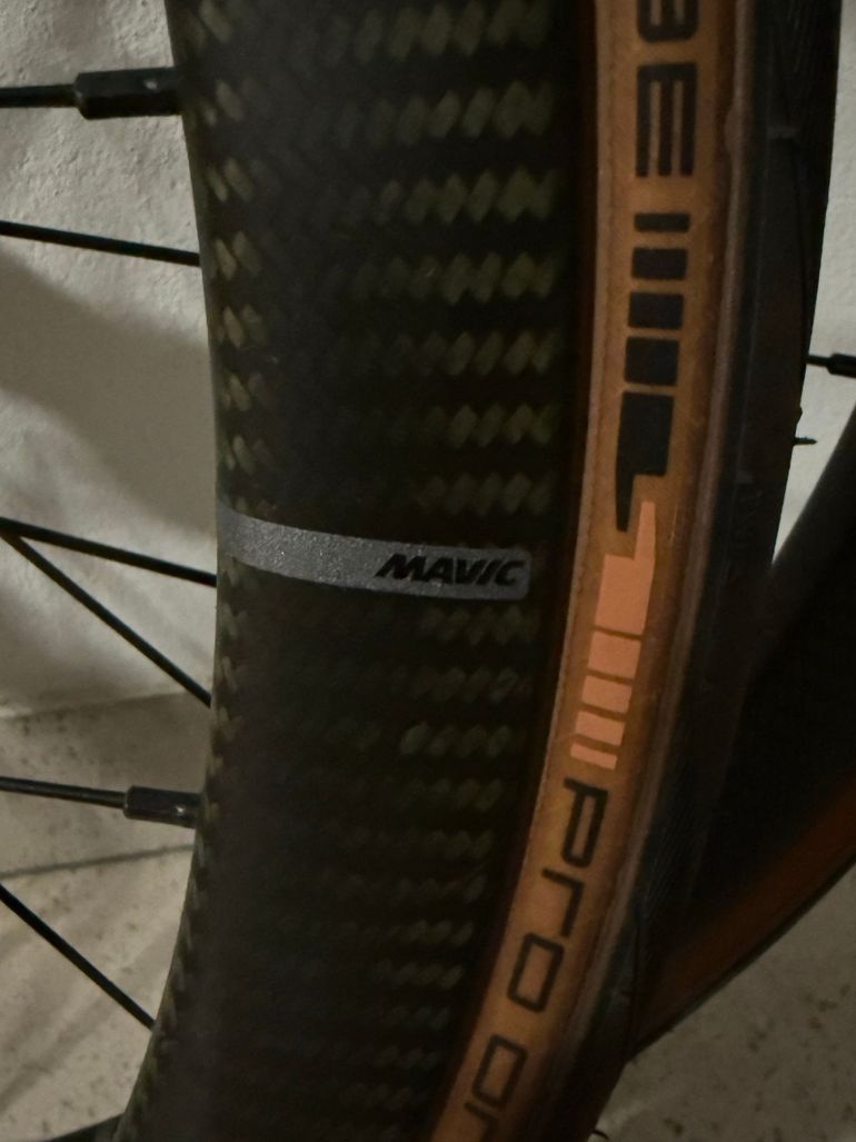 Used Mavic cosmic SL32 2025 bike — image 3 of 4