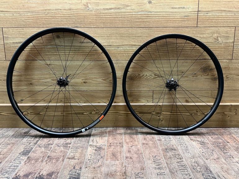 Used Giant TRX 2 Carbon Wheelset MX Mullet 29/27.5 2025 bike — image 1 of 6