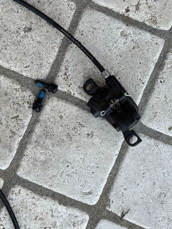 Używany Shimano mt 200 bike — zdjęcie 2 z 3