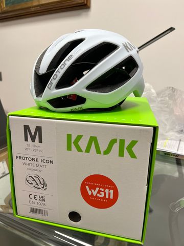 Brugt Kask protone icon 2025 bike — billede 1 af 4