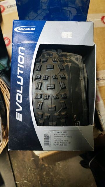 Schwalbe Nobby Nic Tyres & Tubes d'occasion