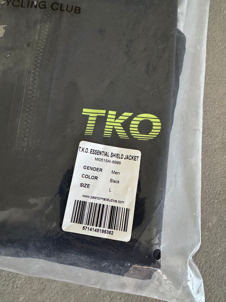Used Pas Normal Studios T.K.O. Essential Shield Jacket 2025 bike — image 3 of 7