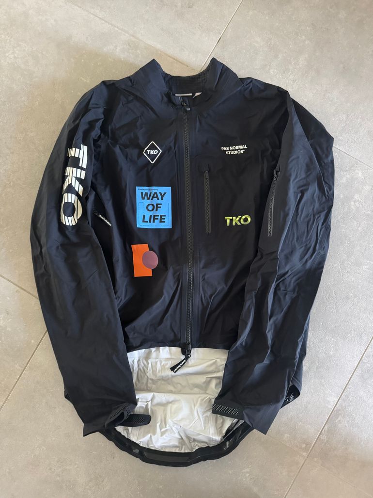 Used Pas Normal Studios T.K.O. Essential Shield Jacket 2025 bike — image 2 of 7