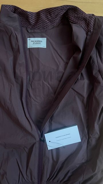 Used Pas Normal Studios PAS Mechanism Jacke W 2025 bike — image 3 of 3