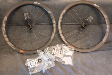 Brugt Zipp 303 SW AXS 2025 bike — billede 1 af 3