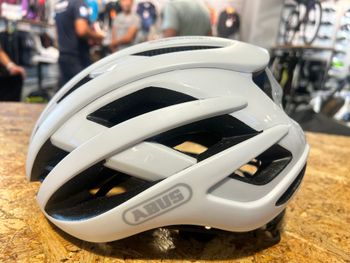 ABUS Airbreaker 2025 Cycling Accessories de segunda mano