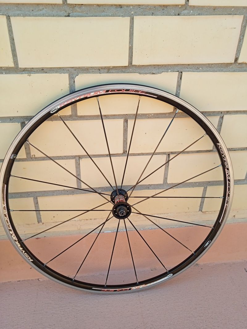 Used Mavic Ksyrium Equipe Road 2012 bike — image 1 of 8