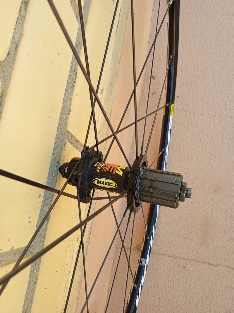 Used Mavic Ksyrium Equipe Road 2012 bike — image 3 of 8