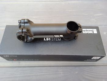 【今週限り値下げ】 LOOK AERO DESIGN STEM 130mm LOOK AERO DESIGN STEM 130mm 今週限り値下げ】 LOOK AERO DESIGN STEM
