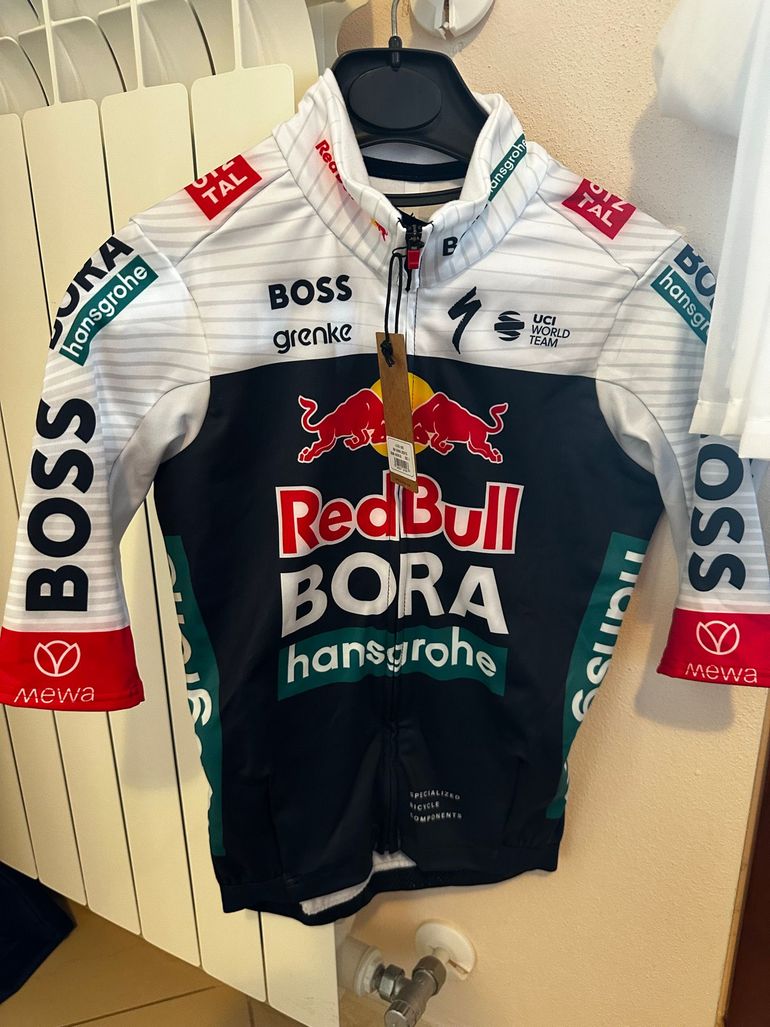 Jersey Red Bull Bora Bora Hansgrohe Rain Jacket Specialized Bora