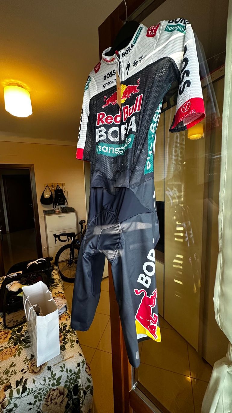 Jersey Red Bull Bora Bora Hansgrohe Rain Jacket Specialized Bora