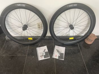 Used SwissSide Swiss Side full carbon Hadron2 classic wielset DT Swiss 370 naven 2025 bike — image 3 of 7
