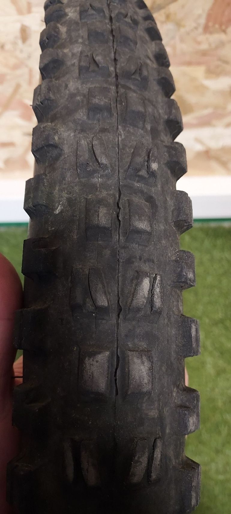 Used Maxxis Minion DHF 3C MaxTerra Exo bike — image 3 of 3