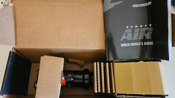 Used Marzocchi Bomber Air A Trunnion Sweep-Adj. Evol LV 0.2 Spacer 2025 bike — image 7 of 8