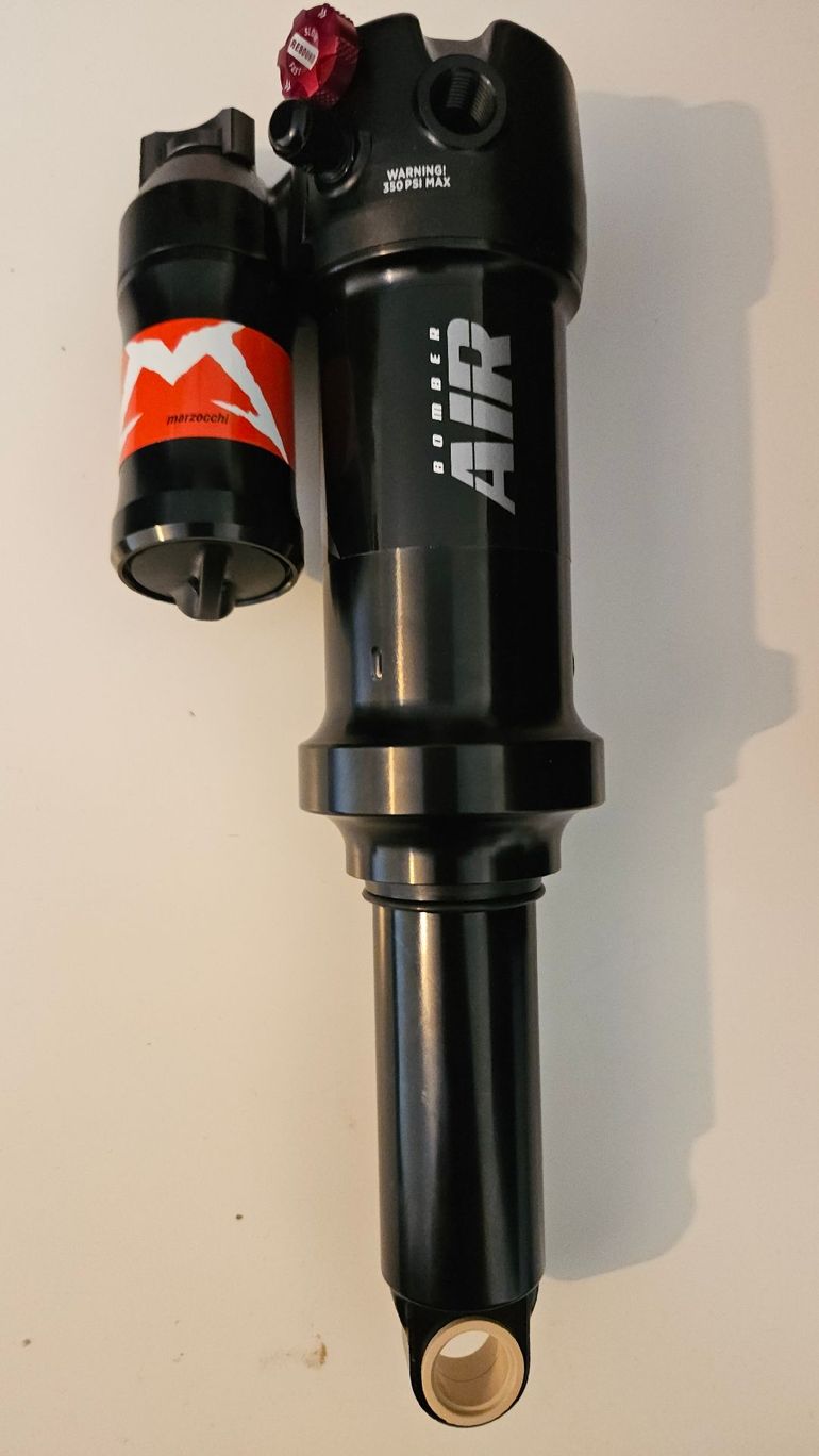 Used Marzocchi Bomber Air A Trunnion Sweep-Adj. Evol LV 0.2 Spacer 2025 bike — image 1 of 8