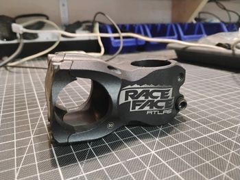 Used Race Face Arlas 2022 bike — image 1 of 4