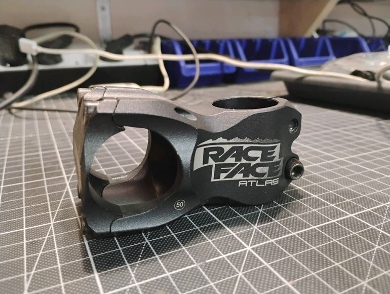 Used Race Face Arlas 2022 bike — image 1 of 4