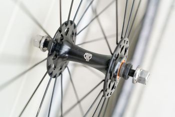 Used H Plus Son Archetype Track/Fixie Wheelset Gun Metal 28/32 2014 bike — image 3 of 5