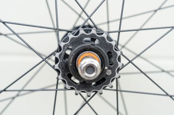 Used H Plus Son Archetype Track/Fixie Wheelset Gun Metal 28/32 2014 bike — image 4 of 5