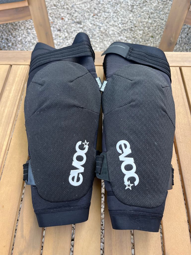 Brugt EVOC Genouillères Protective Gear 2025 bike — billede 1 af 2