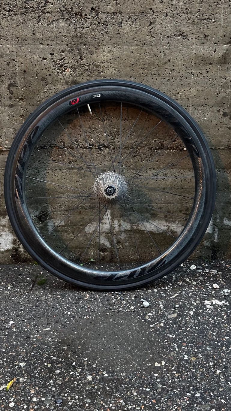 Used Zipp 303 Firecrest Carbon Clincher 2017 bike — image 3 of 7