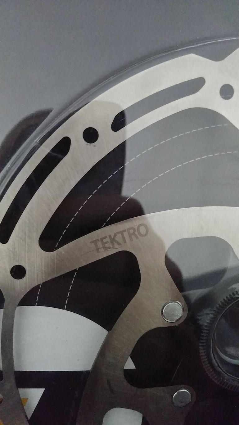 Used Tektro Center Lock 203mm Rotor 2024 bike — image 3 of 4