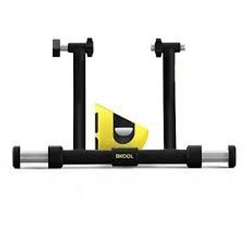 Used Bkool Rullo Smart  Pro 2 interattivo + supporto ruota anteriore bike