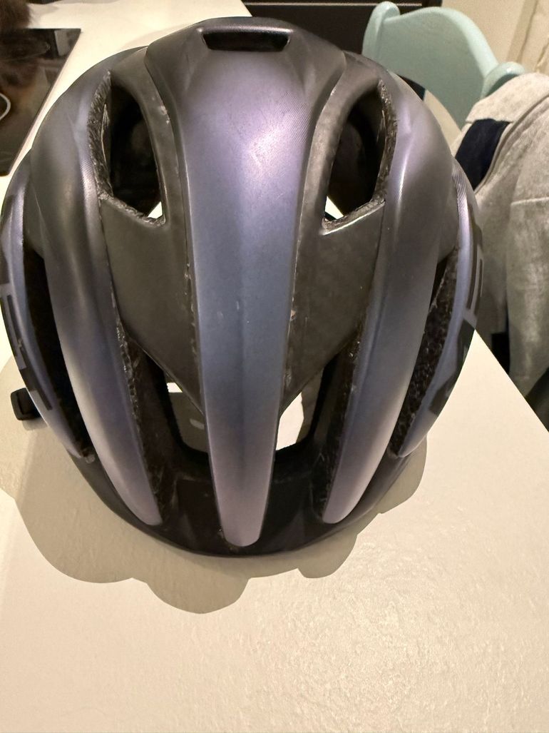 Used MET 3kcarbon 2023 bike — image 3 of 8