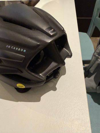 Used MET 3kcarbon 2023 bike — image 6 of 8
