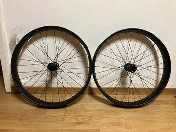Used Dt Swiss Lightcarbon 2022 bike — image 4 of 9