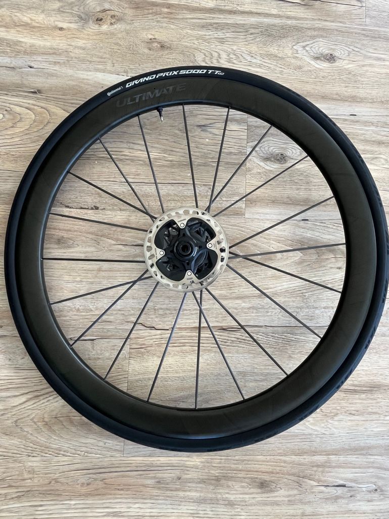 Mavic Ultimate 45 Carbon Disc bike usato — immagine 9 di 11