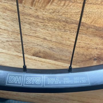 Brugt E*Thirteen Ethirteen Grappler DH RACE Laufrad HR 27, 5 150/157x12mm HG bike — billede 2 af 6