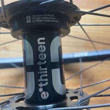 Brugt E*Thirteen Ethirteen Grappler DH RACE Laufrad HR 27, 5 150/157x12mm HG bike — billede 4 af 6