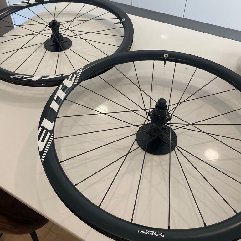 Použité Elite-Wheels Marvel 38 2024 bike — obrázek 2 z 8