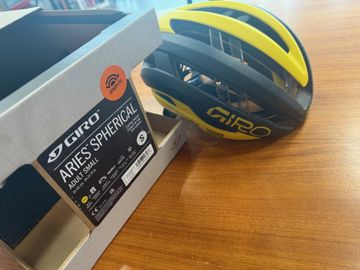 Giro Aries Spherical Mips Team Visma Helm bike usato — immagine 3 di 3