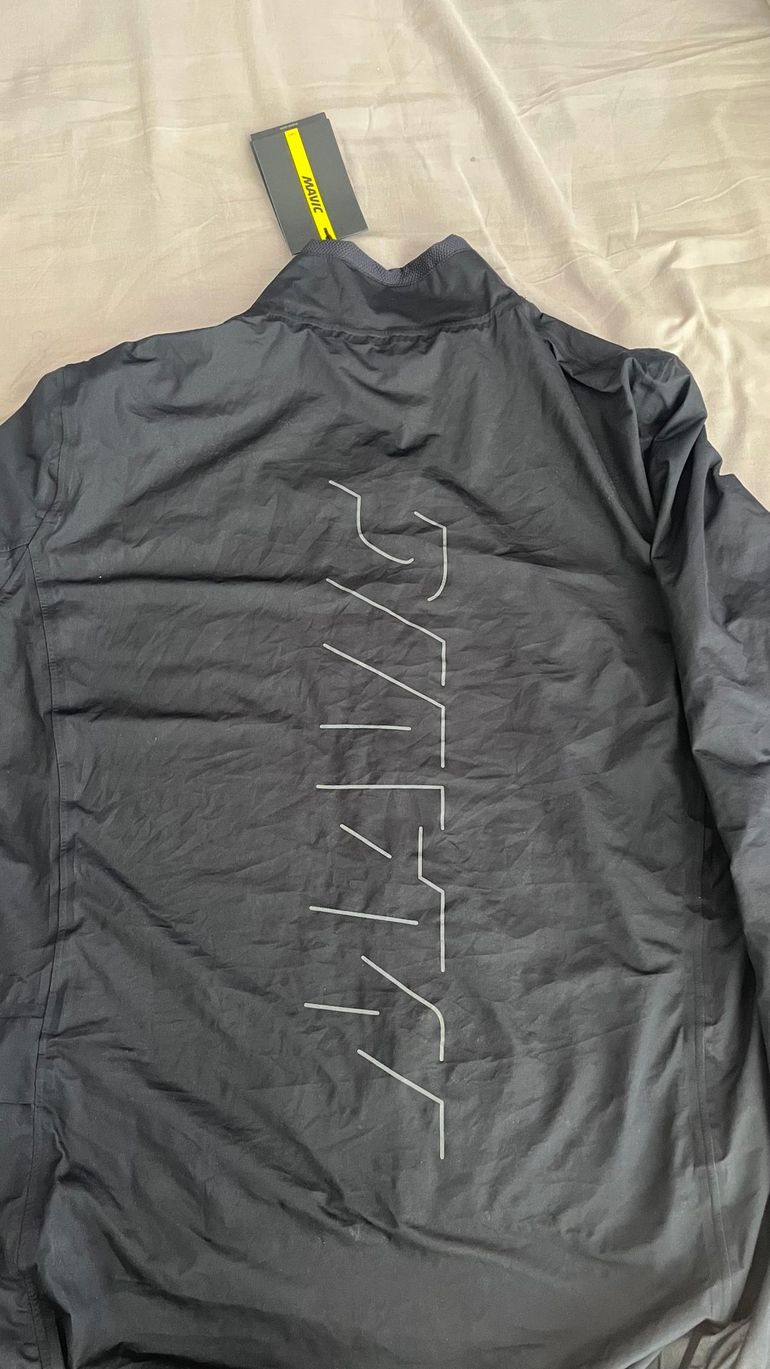 Used Mavic Cosmic H2O Jacket M 2024 bike — image 3 of 6
