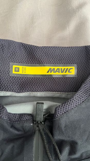 Used Mavic Cosmic H2O Jacket M 2024 bike — image 4 of 6