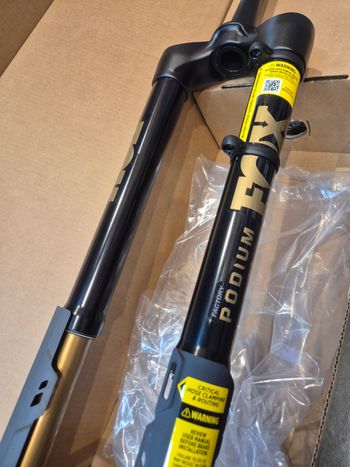 Used Fox Podium Factory GRIP X2 29" 170mm 20x110mm 68HT bike — image 2 of 2