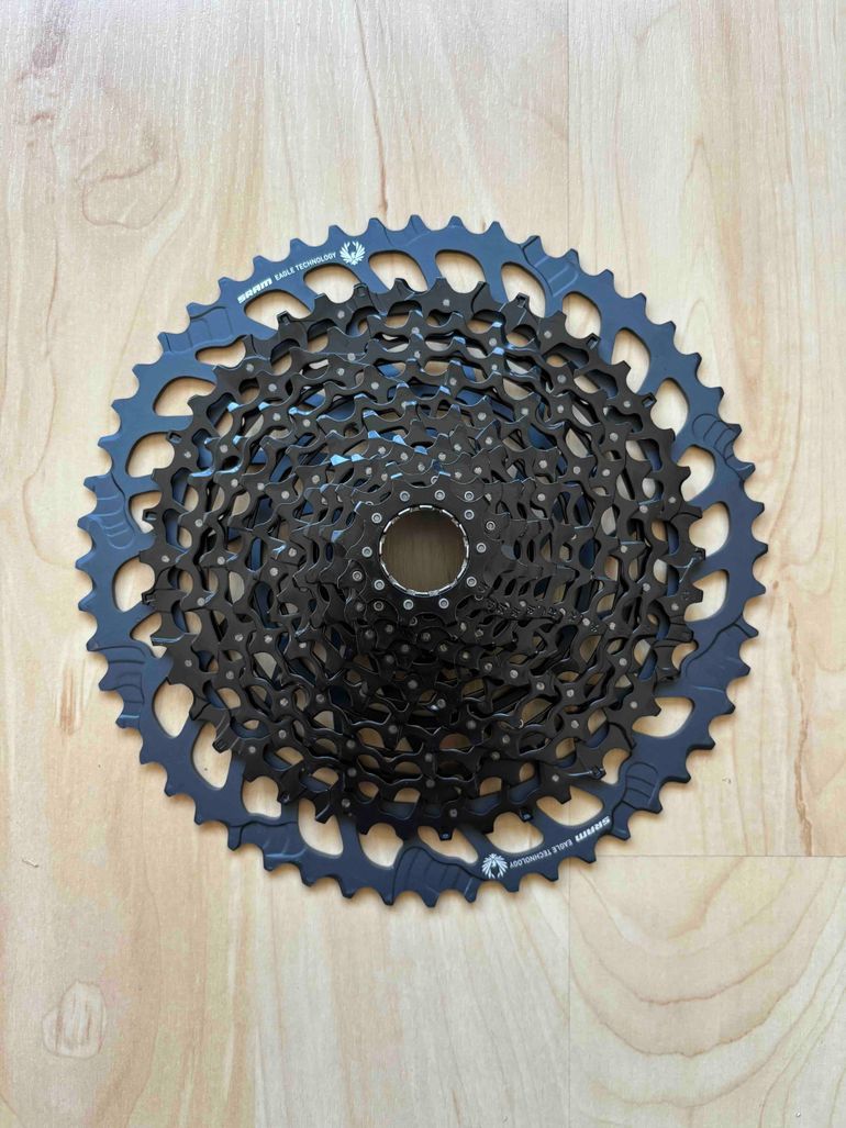 Used Sram XG-1275 Eagle Kassette 12-fach - 10-52 Zähne - schwarz 2025 bike — image 2 of 3