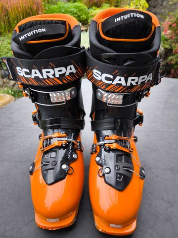 Scarpa Chaussures de ski de randonnée Scarpa Maestrale 27.5 neuves 2024 Skiing & Skitouring d'occasion