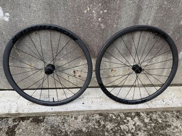 Bontrager Aeolus Elite 35 TLR Disc Carbon Wheelset 2023 Wheels d'occasion