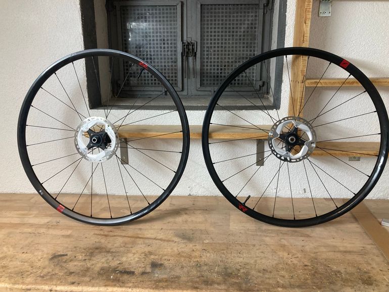 Brugt Fulcrum Rapid Red 5 Disc Alu 2023 bike — billede 1 af 7