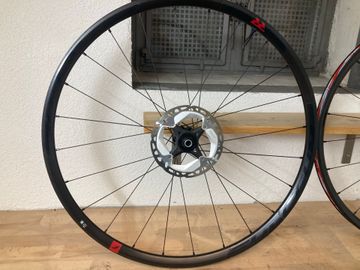 Brugt Fulcrum Rapid Red 5 Disc Alu 2023 bike — billede 3 af 7